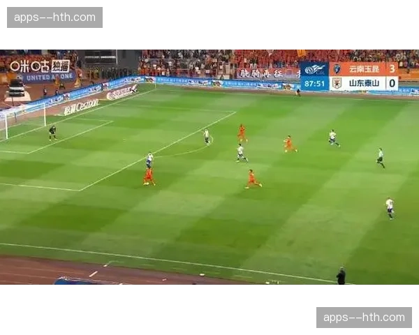 卡约开场2分钟头球破门 玉昆外援闪电打击泰山防线